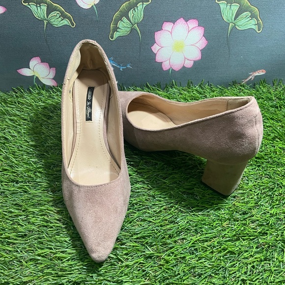 Heels. Size - 37 - Picture 6 of 13